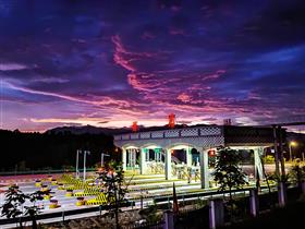 梅花收费站夜景