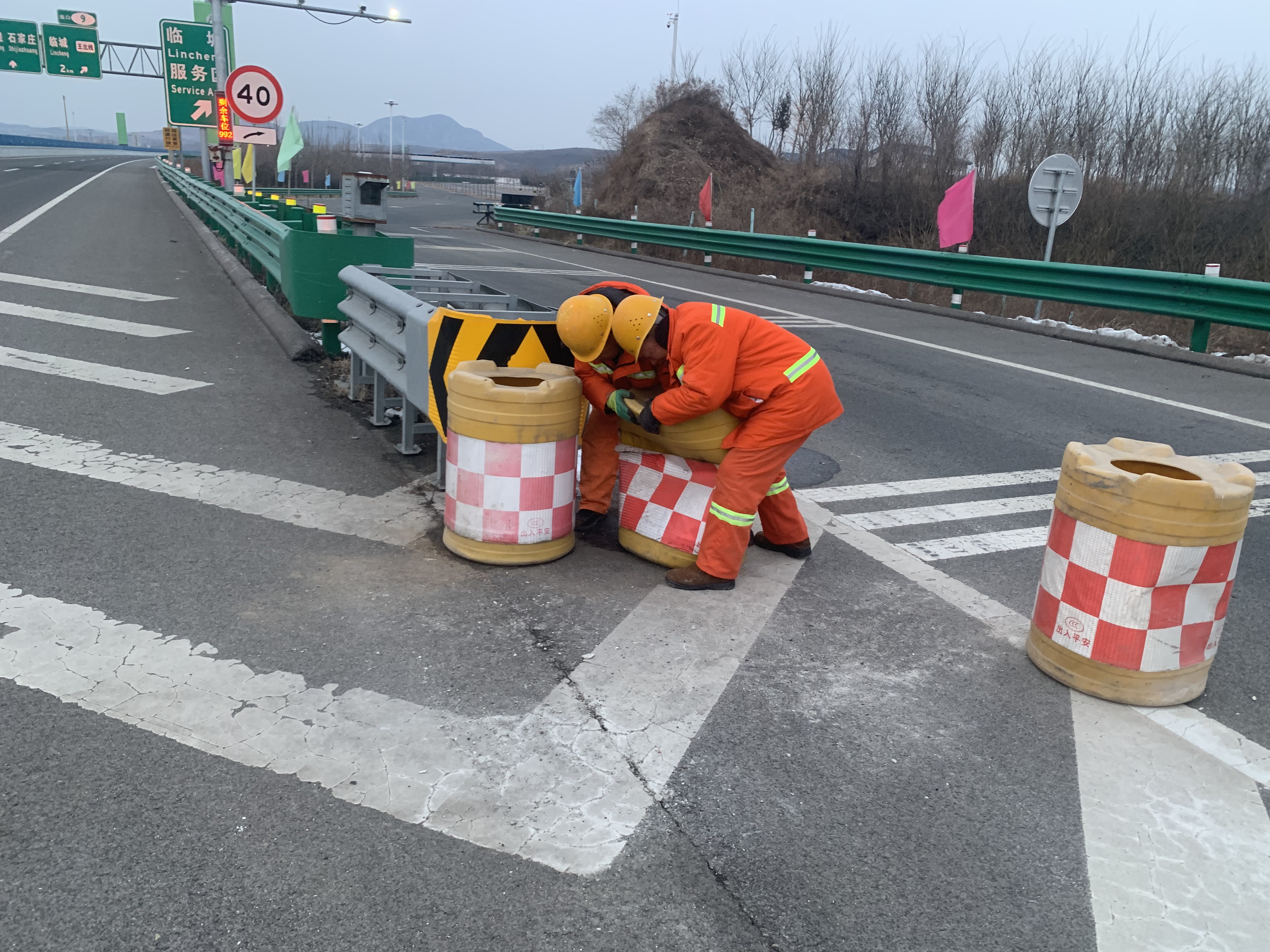 C:\Users\Administrator\Desktop\b7681a1ea30fd0563a63ba4ec105cdc.jpg C:\Users\Administrator\Desktop\b7681a1ea30fd0563a63ba4ec105cdc.jpg