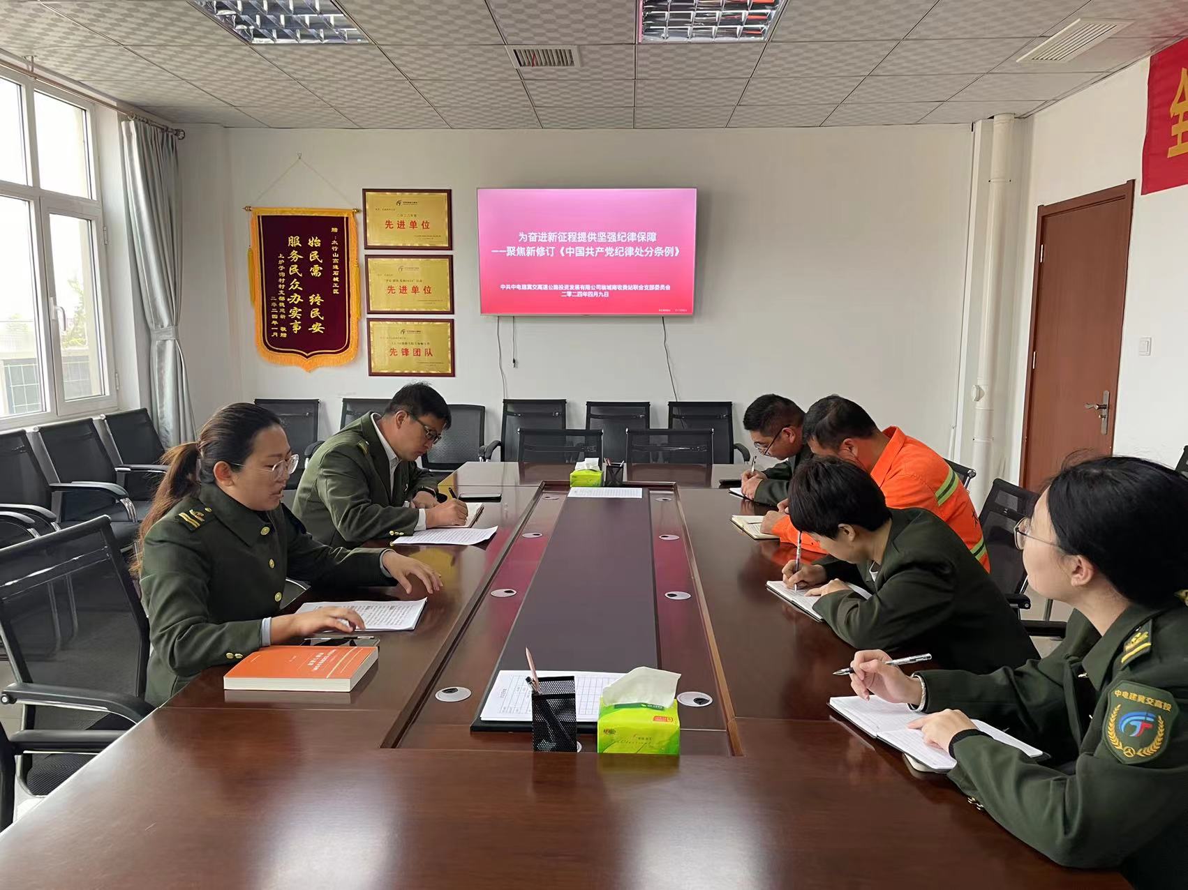 C:\Users\Administrator\Desktop\1b14121b76f9a04b8eb5853fc5b1bd4.jpg C:\Users\Administrator\Desktop\1b14121b76f9a04b8eb5853fc5b1bd4.jpg