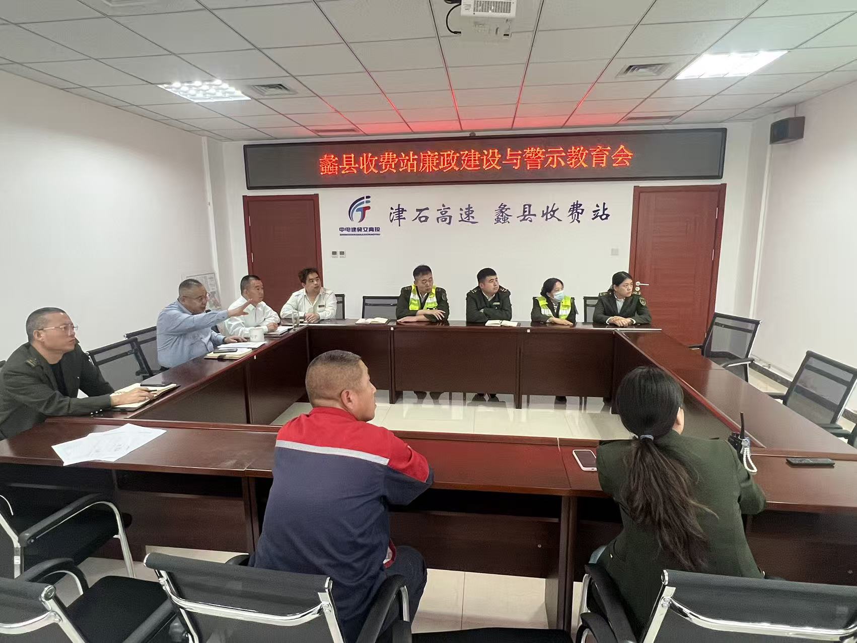 9f95da12fc96de5ad87d506eeda92e8a.jpg 9f95da12fc96de5ad87d506eeda92e8a.jpg