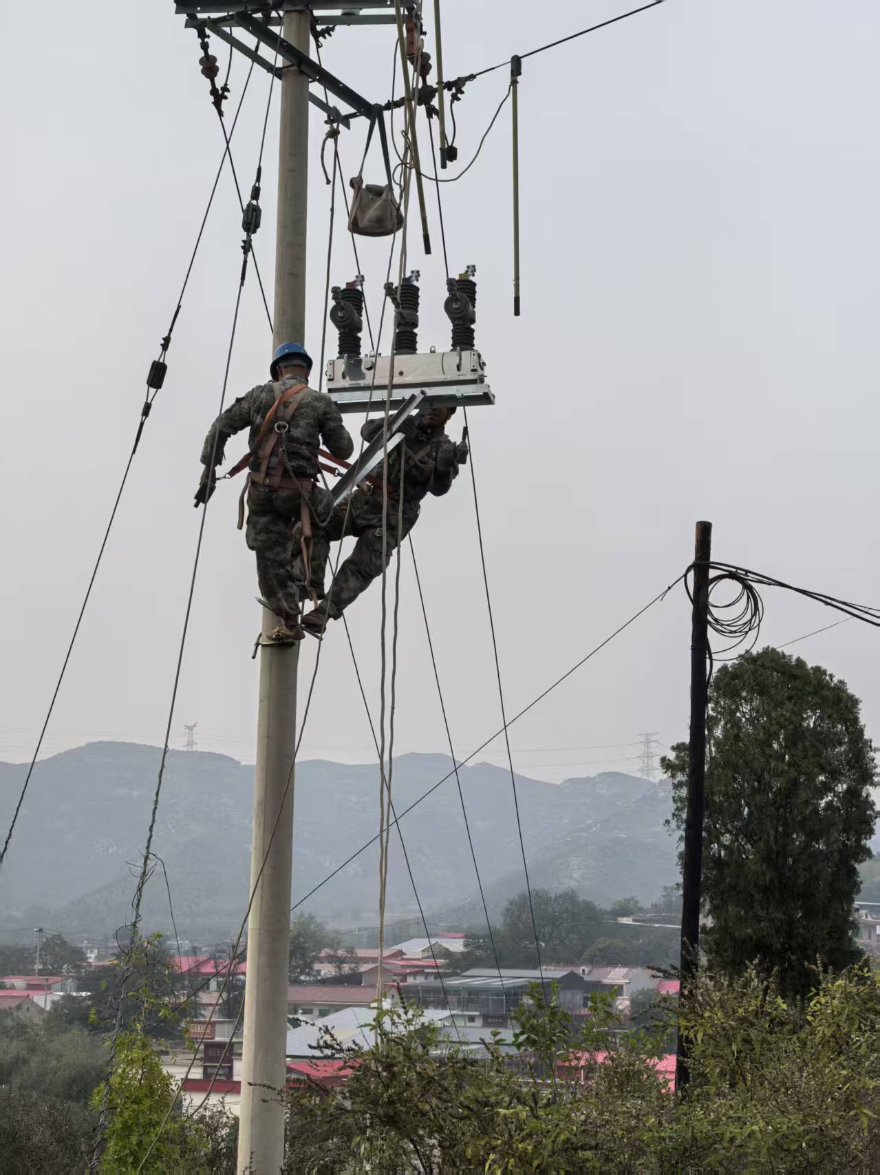 武安西按装智能开关.jpg 武安西按装智能开关.jpg